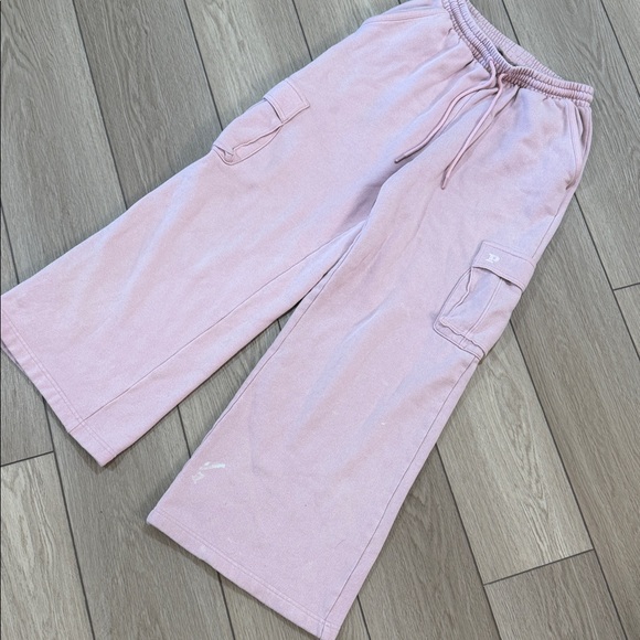 PINK CAMPUS FLEECE WIDE-LEG CARGO SWEATPANTS Sz M Distressed Trendy Comfy Lounge - Picture 2 of 11